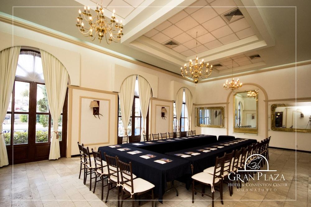 Hotel Gran Plaza & Convention Center Guanajuato Kültér fotó