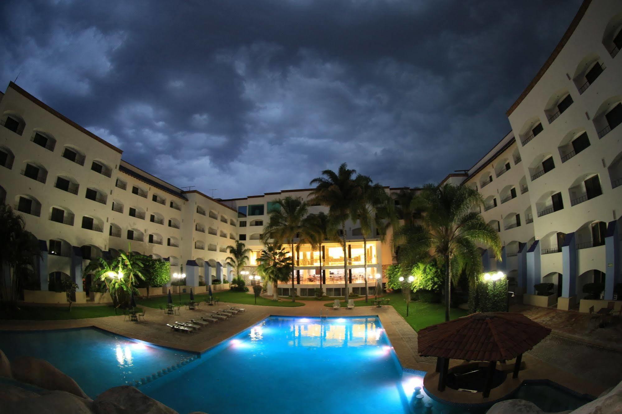 Hotel Gran Plaza & Convention Center Guanajuato Kültér fotó